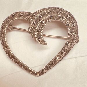 Elegant 925 Silver Marcasite Heart Brooch